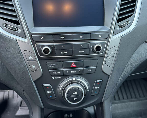 Белый Хендай Санта Фе, объемом двигателя 2.2 л и пробегом 168 тыс. км за 23300 $, фото 37 на Automoto.ua