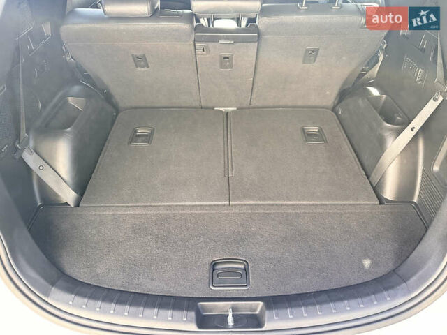 Белый Хендай Санта Фе, объемом двигателя 2.2 л и пробегом 157 тыс. км за 23650 $, фото 32 на Automoto.ua