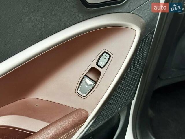 Белый Хендай Санта Фе, объемом двигателя 2.2 л и пробегом 211 тыс. км за 21990 $, фото 22 на Automoto.ua