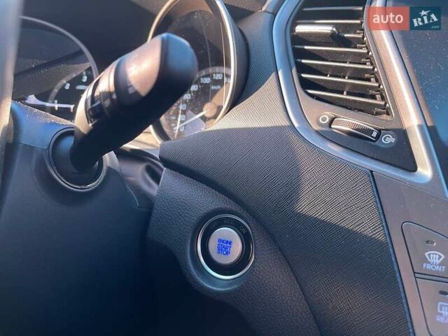 Белый Хендай Санта Фе, объемом двигателя 2 л и пробегом 137 тыс. км за 23500 $, фото 27 на Automoto.ua