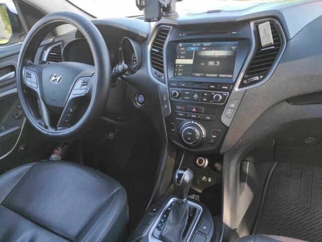 Білий Хендай Санта Фе, об'ємом двигуна 2 л та пробігом 138 тис. км за 16400 $, фото 12 на Automoto.ua