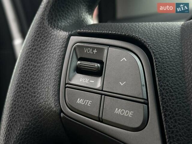 Белый Хендай Санта Фе, объемом двигателя 2.4 л и пробегом 110 тыс. км за 14750 $, фото 26 на Automoto.ua