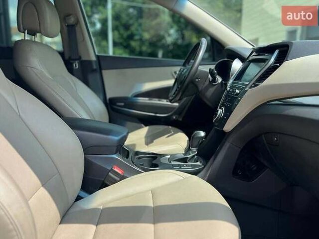 Белый Хендай Санта Фе, объемом двигателя 2.36 л и пробегом 165 тыс. км за 15500 $, фото 21 на Automoto.ua