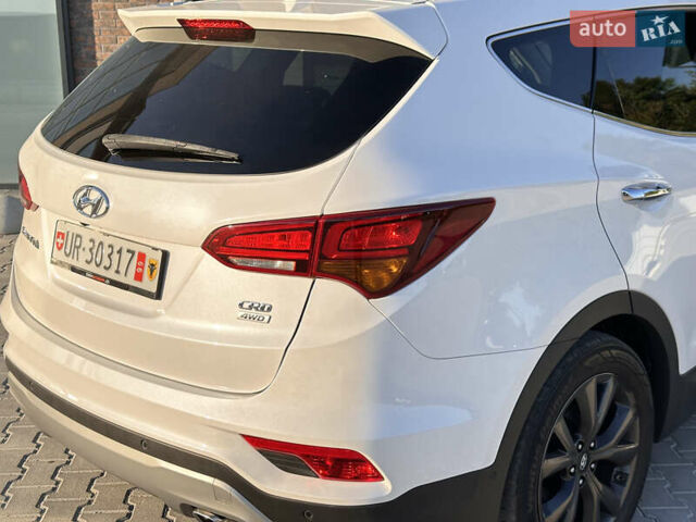 Белый Хендай Санта Фе, объемом двигателя 2.2 л и пробегом 157 тыс. км за 23650 $, фото 18 на Automoto.ua