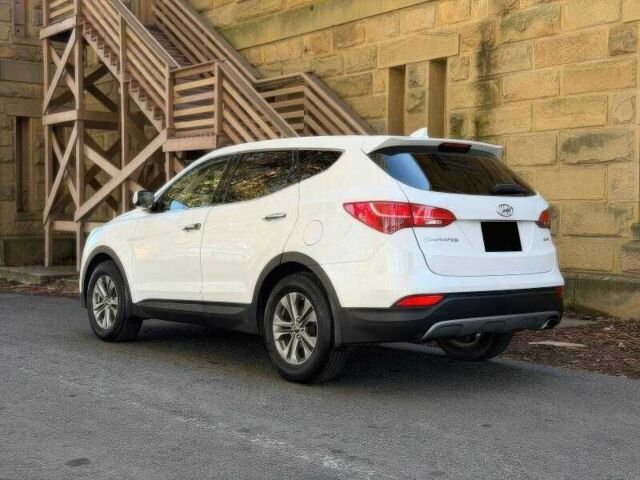 Белый Хендай Санта Фе, объемом двигателя 2.4 л и пробегом 109 тыс. км за 9300 $, фото 6 на Automoto.ua