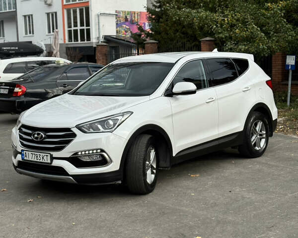 Белый Хендай Санта Фе, объемом двигателя 2.2 л и пробегом 146 тыс. км за 18500 $, фото 2 на Automoto.ua