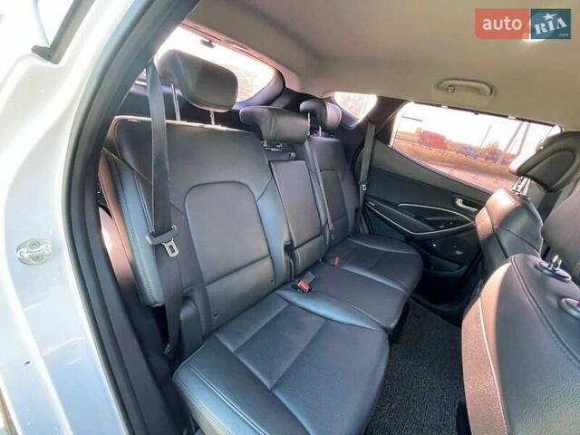 Белый Хендай Санта Фе, объемом двигателя 2 л и пробегом 137 тыс. км за 23500 $, фото 19 на Automoto.ua