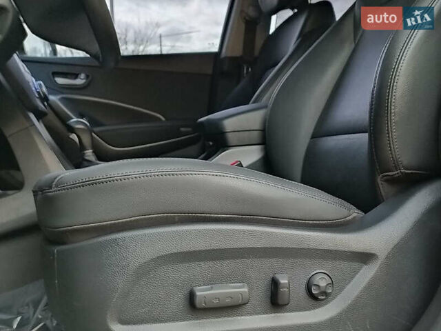 Білий Хендай Санта Фе, об'ємом двигуна 2 л та пробігом 189 тис. км за 18888 $, фото 11 на Automoto.ua