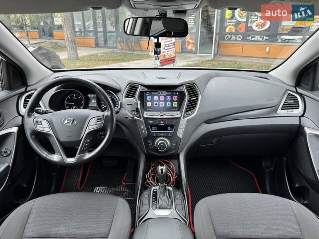 Белый Хендай Санта Фе, объемом двигателя 2.2 л и пробегом 146 тыс. км за 18500 $, фото 7 на Automoto.ua