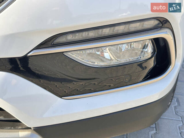 Белый Хендай Санта Фе, объемом двигателя 2.2 л и пробегом 158 тыс. км за 23600 $, фото 23 на Automoto.ua