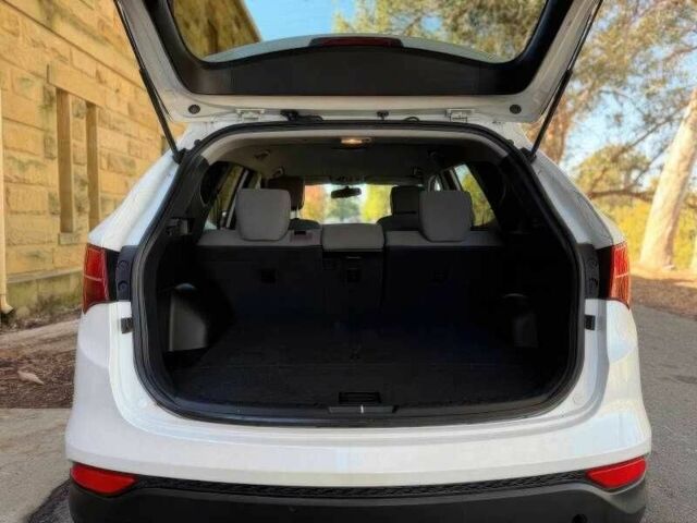 Белый Хендай Санта Фе, объемом двигателя 2.4 л и пробегом 109 тыс. км за 9300 $, фото 11 на Automoto.ua