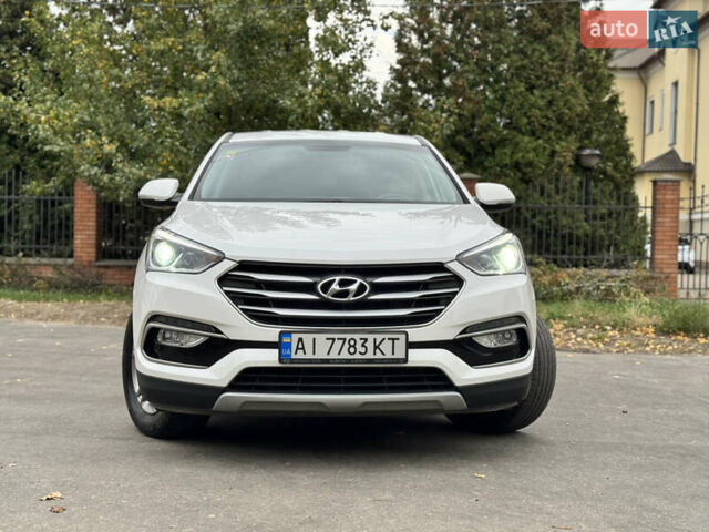 Белый Хендай Санта Фе, объемом двигателя 2.2 л и пробегом 146 тыс. км за 18500 $, фото 1 на Automoto.ua