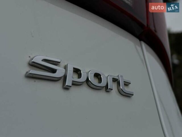 Белый Хендай Санта Фе, объемом двигателя 2.4 л и пробегом 110 тыс. км за 14750 $, фото 14 на Automoto.ua