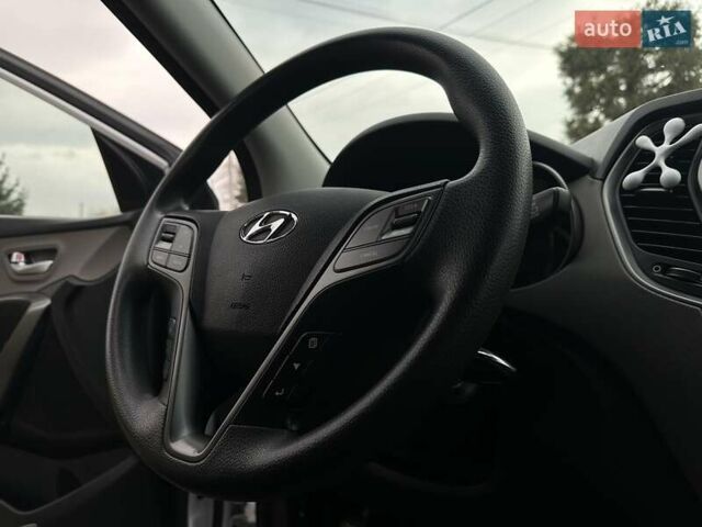 Белый Хендай Санта Фе, объемом двигателя 2.4 л и пробегом 110 тыс. км за 14750 $, фото 24 на Automoto.ua