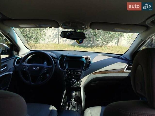Белый Хендай Санта Фе, объемом двигателя 2.4 л и пробегом 94 тыс. км за 16500 $, фото 9 на Automoto.ua