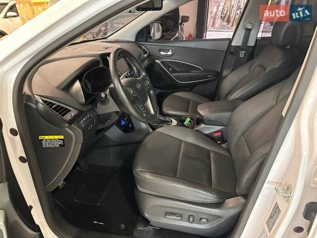 Білий Хендай Санта Фе, об'ємом двигуна 2 л та пробігом 167 тис. км за 19900 $, фото 17 на Automoto.ua