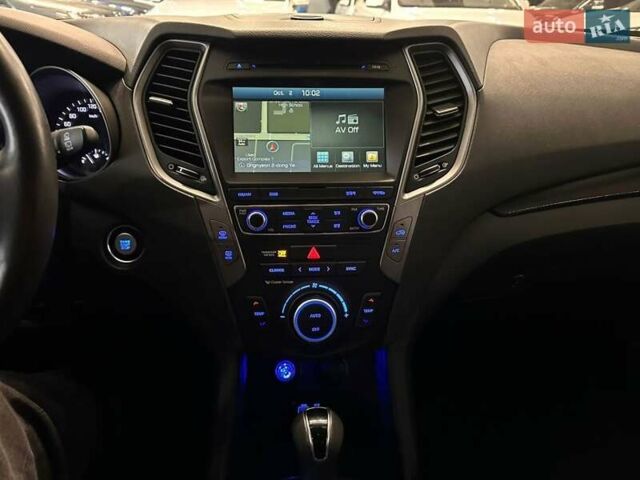 Білий Хендай Санта Фе, об'ємом двигуна 2 л та пробігом 167 тис. км за 19900 $, фото 14 на Automoto.ua