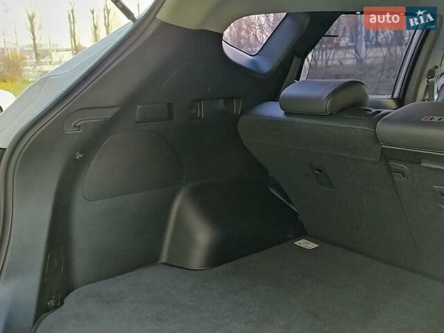 Білий Хендай Санта Фе, об'ємом двигуна 2 л та пробігом 189 тис. км за 18888 $, фото 24 на Automoto.ua