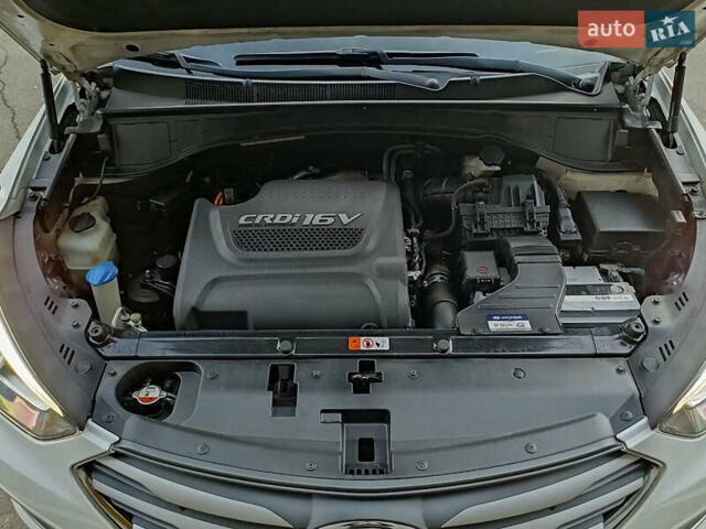 Білий Хендай Санта Фе, об'ємом двигуна 2 л та пробігом 189 тис. км за 18888 $, фото 30 на Automoto.ua