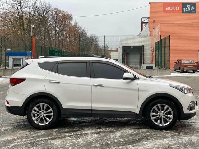 Белый Хендай Санта Фе, объемом двигателя 2 л и пробегом 200 тыс. км за 19800 $, фото 1 на Automoto.ua
