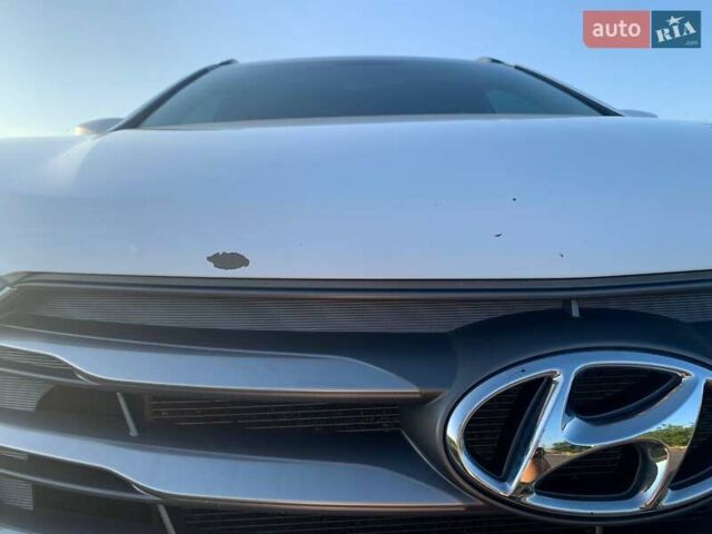 Белый Хендай Санта Фе, объемом двигателя 2.4 л и пробегом 78 тыс. км за 17500 $, фото 7 на Automoto.ua