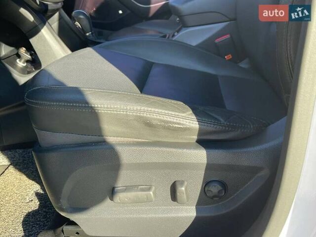 Белый Хендай Санта Фе, объемом двигателя 2 л и пробегом 137 тыс. км за 23500 $, фото 15 на Automoto.ua