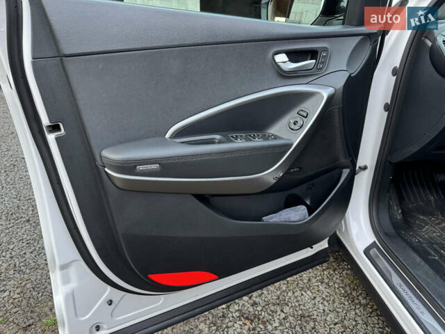 Белый Хендай Санта Фе, объемом двигателя 2.2 л и пробегом 168 тыс. км за 23300 $, фото 16 на Automoto.ua