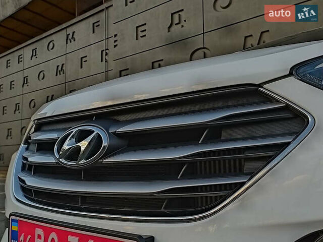 Білий Хендай Санта Фе, об'ємом двигуна 2 л та пробігом 189 тис. км за 18888 $, фото 20 на Automoto.ua