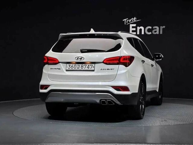 Белый Хендай Санта Фе, объемом двигателя 2.2 л и пробегом 105 тыс. км за 5200 $, фото 3 на Automoto.ua