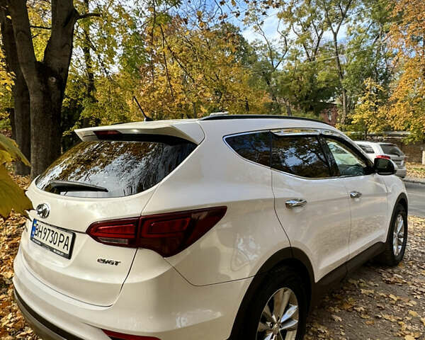 Білий Хендай Санта Фе, об'ємом двигуна 2 л та пробігом 230 тис. км за 18800 $, фото 3 на Automoto.ua