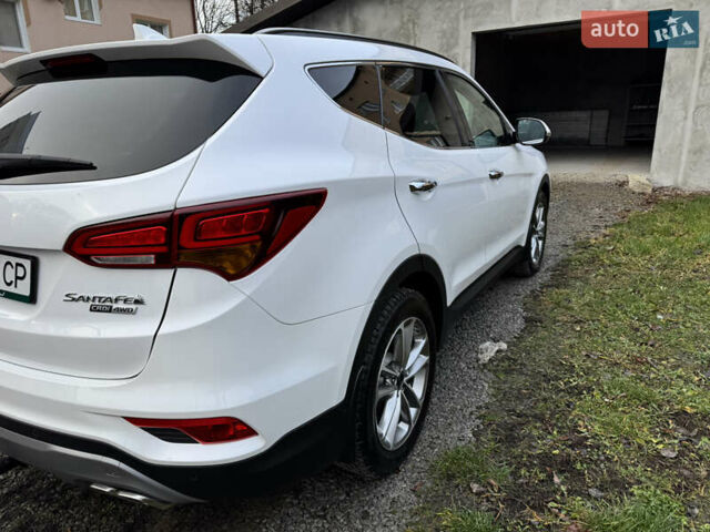 Белый Хендай Санта Фе, объемом двигателя 2.2 л и пробегом 168 тыс. км за 23300 $, фото 4 на Automoto.ua