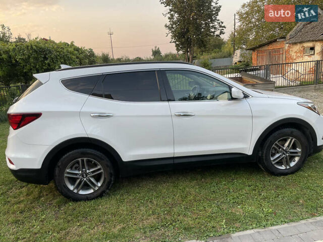 Белый Хендай Санта Фе, объемом двигателя 2.36 л и пробегом 111 тыс. км за 15000 $, фото 1 на Automoto.ua