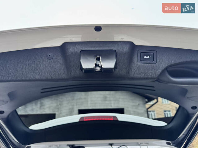 Белый Хендай Санта Фе, объемом двигателя 2.2 л и пробегом 168 тыс. км за 23300 $, фото 26 на Automoto.ua