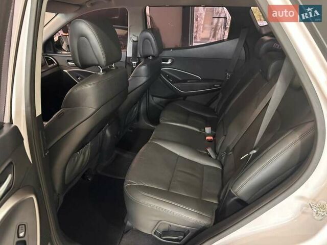 Білий Хендай Санта Фе, об'ємом двигуна 2 л та пробігом 167 тис. км за 19900 $, фото 18 на Automoto.ua