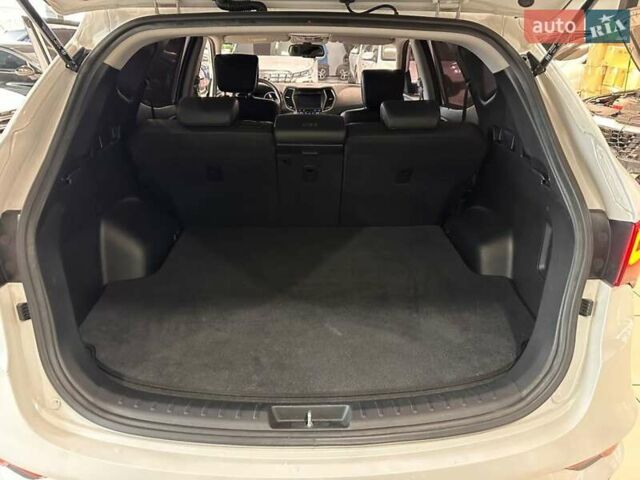 Білий Хендай Санта Фе, об'ємом двигуна 2 л та пробігом 167 тис. км за 19900 $, фото 8 на Automoto.ua