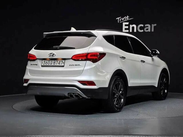 Белый Хендай Санта Фе, объемом двигателя 2.2 л и пробегом 105 тыс. км за 5200 $, фото 1 на Automoto.ua