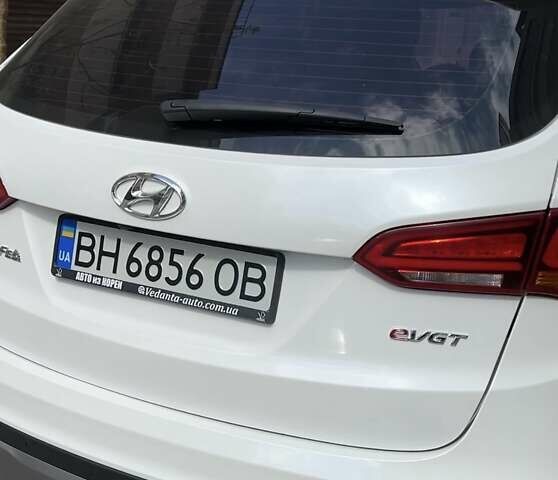 Белый Хендай Санта Фе, объемом двигателя 2 л и пробегом 125 тыс. км за 21000 $, фото 1 на Automoto.ua