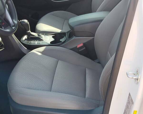 Белый Хендай Санта Фе, объемом двигателя 2.4 л и пробегом 94 тыс. км за 16500 $, фото 17 на Automoto.ua