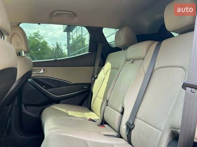 Белый Хендай Санта Фе, объемом двигателя 2.36 л и пробегом 165 тыс. км за 15500 $, фото 23 на Automoto.ua