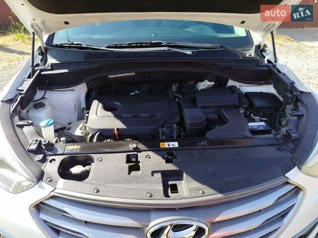 Белый Хендай Санта Фе, объемом двигателя 2.4 л и пробегом 94 тыс. км за 16500 $, фото 26 на Automoto.ua