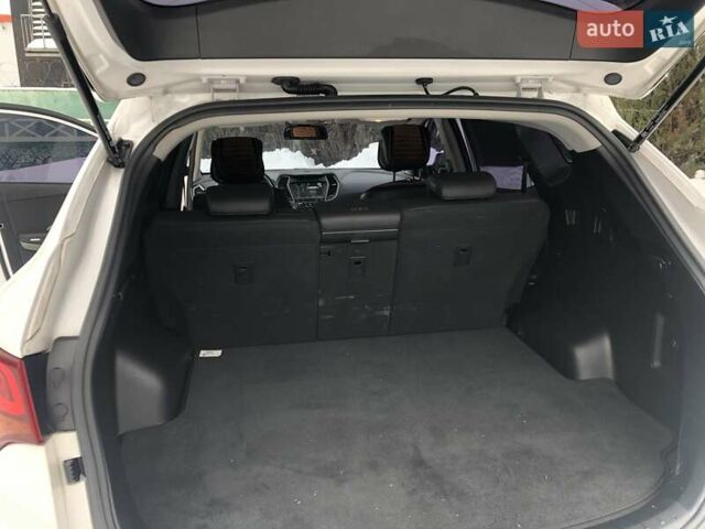 Белый Хендай Санта Фе, объемом двигателя 2 л и пробегом 200 тыс. км за 19800 $, фото 13 на Automoto.ua