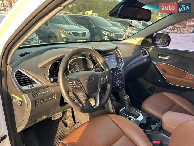 Белый Хендай Санта Фе, объемом двигателя 2.2 л и пробегом 115 тыс. км за 22200 $, фото 14 на Automoto.ua