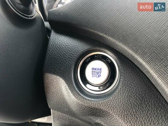 Белый Хендай Санта Фе, объемом двигателя 2 л и пробегом 200 тыс. км за 19800 $, фото 5 на Automoto.ua