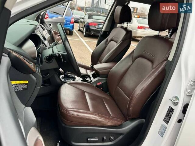 Белый Хендай Санта Фе, объемом двигателя 2.2 л и пробегом 211 тыс. км за 21990 $, фото 19 на Automoto.ua