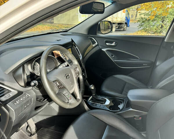 Білий Хендай Санта Фе, об'ємом двигуна 2 л та пробігом 230 тис. км за 18800 $, фото 12 на Automoto.ua