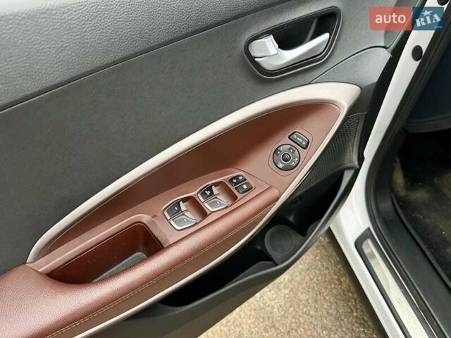 Белый Хендай Санта Фе, объемом двигателя 2.2 л и пробегом 211 тыс. км за 21990 $, фото 40 на Automoto.ua