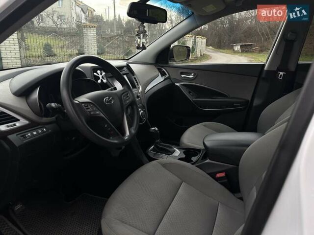 Белый Хендай Санта Фе, объемом двигателя 2.4 л и пробегом 110 тыс. км за 14750 $, фото 21 на Automoto.ua