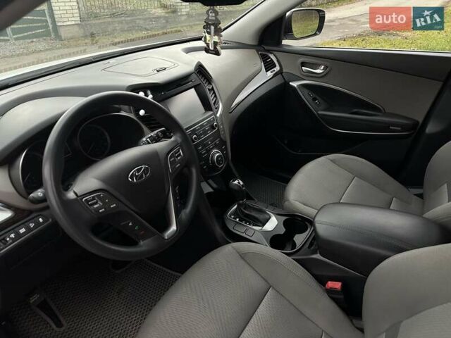 Белый Хендай Санта Фе, объемом двигателя 2.4 л и пробегом 110 тыс. км за 14750 $, фото 22 на Automoto.ua