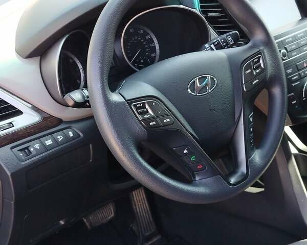 Белый Хендай Санта Фе, объемом двигателя 2.4 л и пробегом 94 тыс. км за 16500 $, фото 18 на Automoto.ua