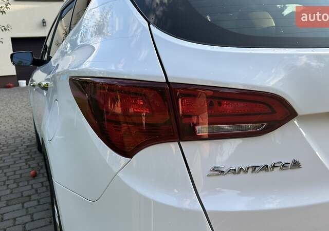 Белый Хендай Санта Фе, объемом двигателя 2 л и пробегом 80 тыс. км за 20700 $, фото 10 на Automoto.ua